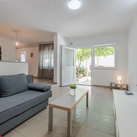 Апартаменты Apartman Inga Пула