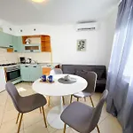 Apartman Inga דירה *